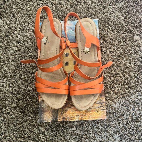 Bella Vita Wedge Heels 7 WIDE Bacio - Picture 3 of 3